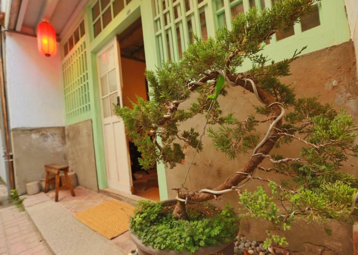台南赤崁月樓tainan Moon House Inn Bagian luar foto