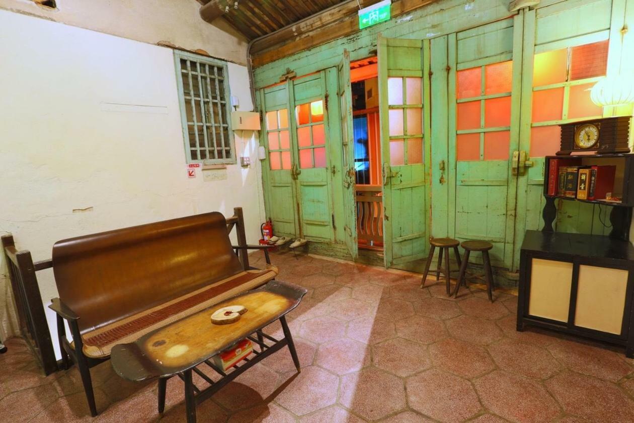 台南赤崁月樓tainan Moon House Inn Bagian luar foto