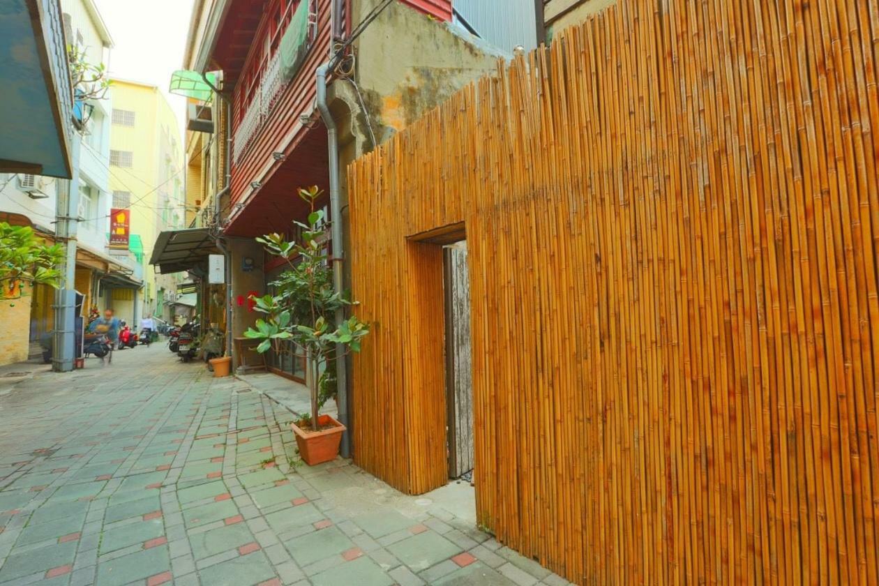 台南赤崁月樓tainan Moon House Inn Bagian luar foto